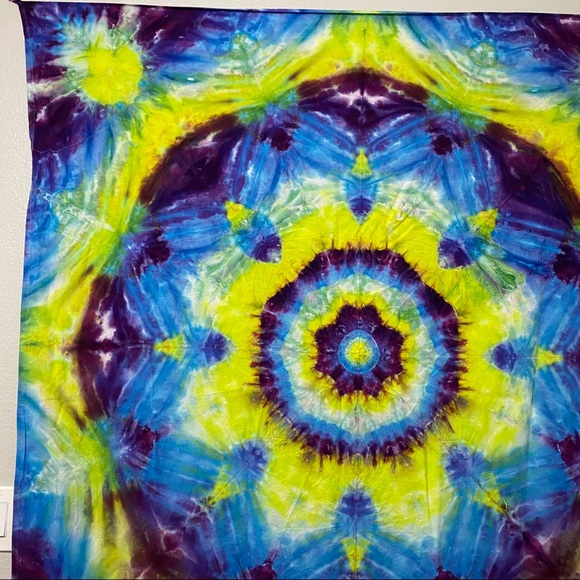 Handmade Tie Dyed tapestry - Picture 2 of 5